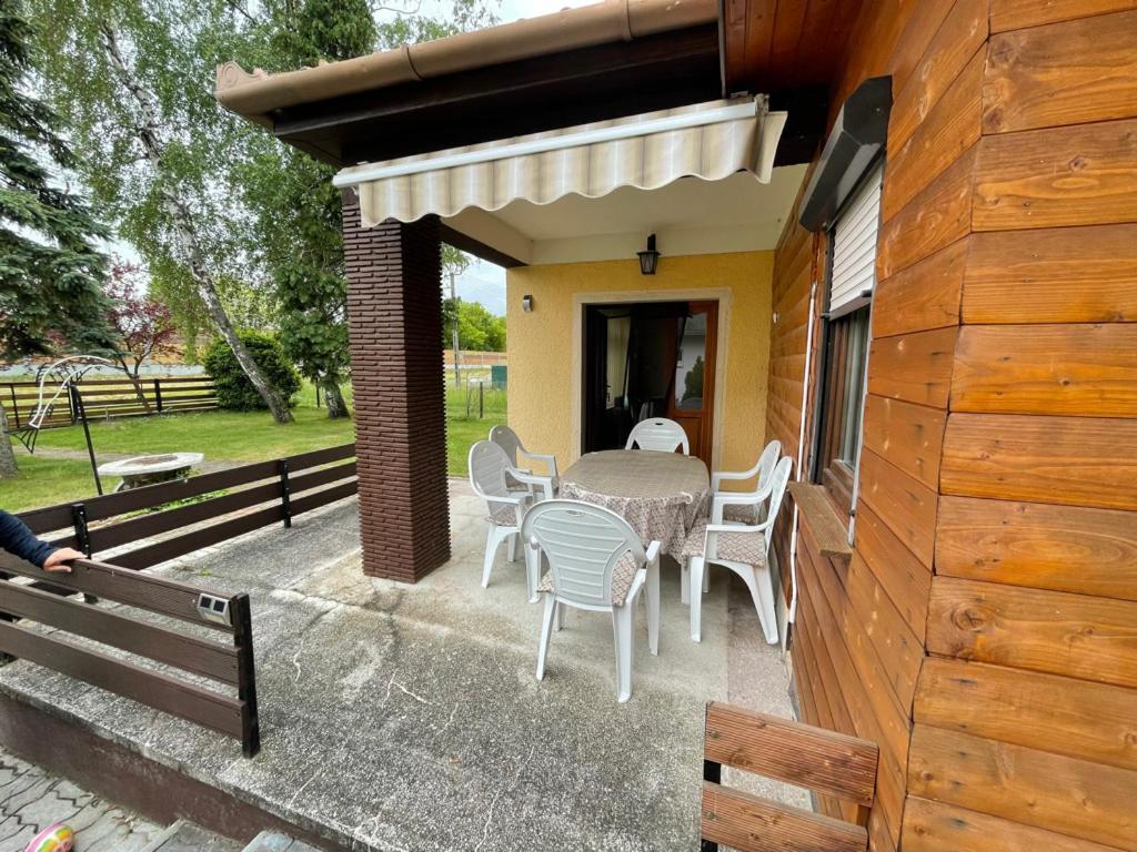 Ágnes Nyaralóház Balatonmáriafürdő Esterno foto